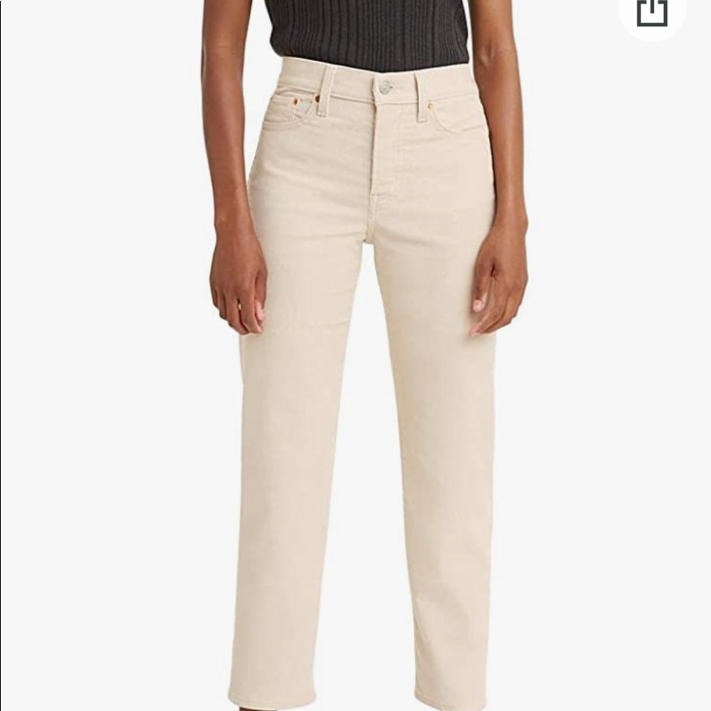 NWOT Levi’s Premium Straight Denim Jeans.